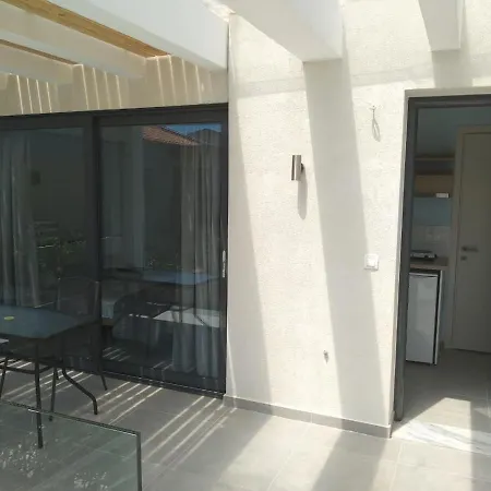 Апартаменты Cavo Blue & Suites Полихроно